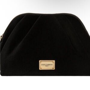 New,unused,authentic & limited edition Dolce & Gabbana Beauty velvet black pouch